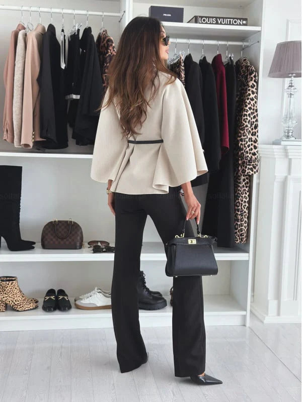 Elegante chaqueta tipo capa