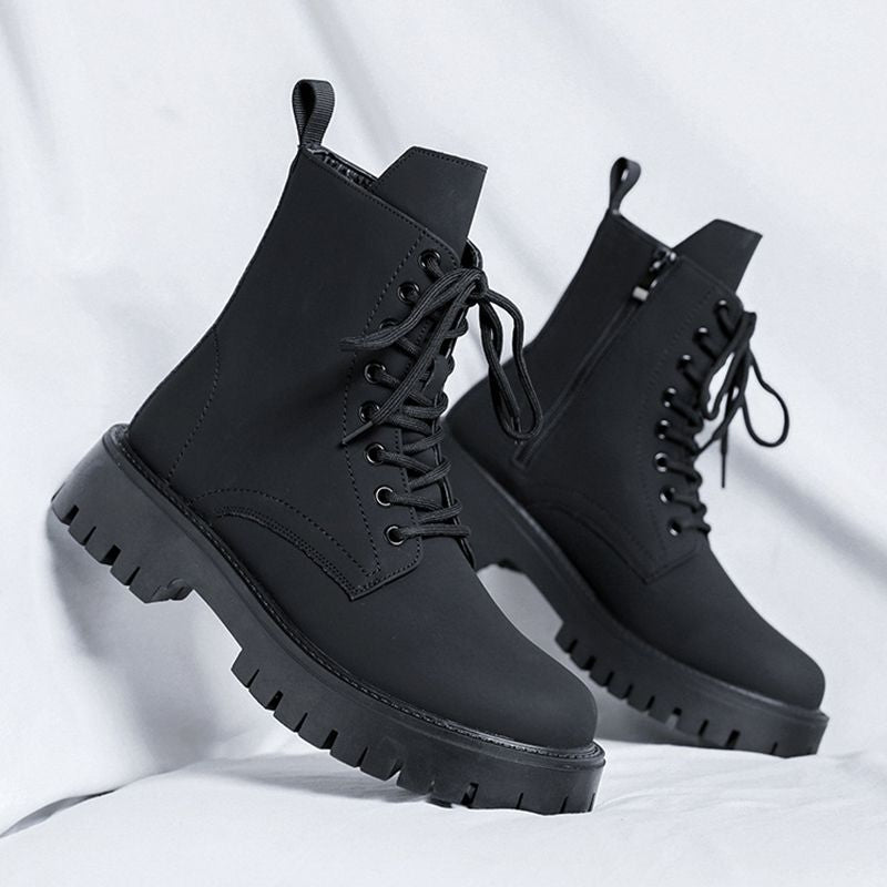 BOTAS DE CUERO NEGRAS