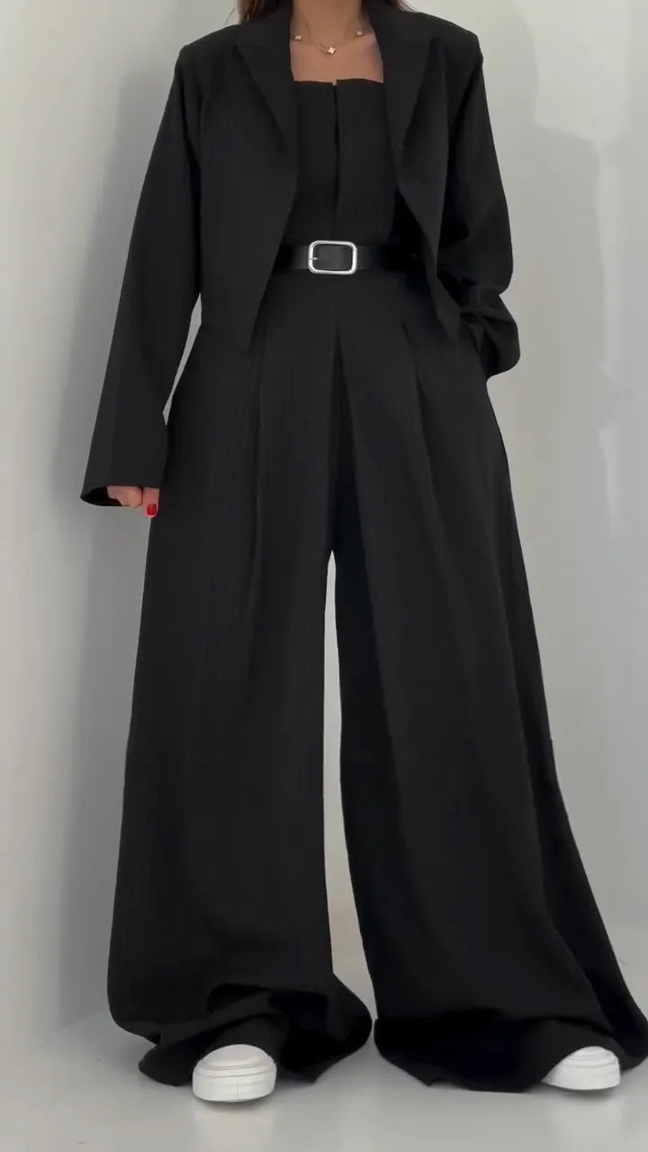 Mono sin tirantes y chaqueta