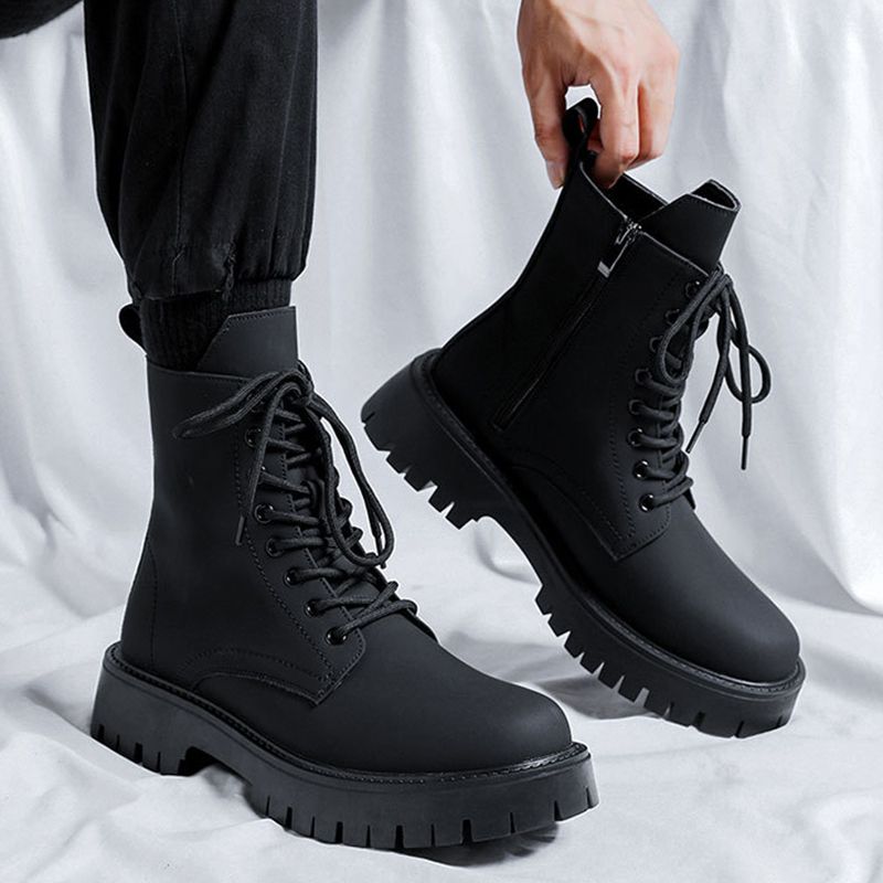 BOTAS DE CUERO NEGRAS